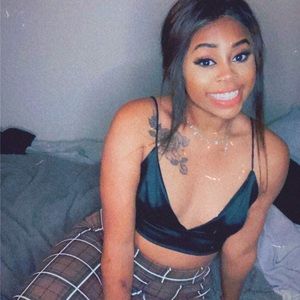 Meet your Posher, Amil